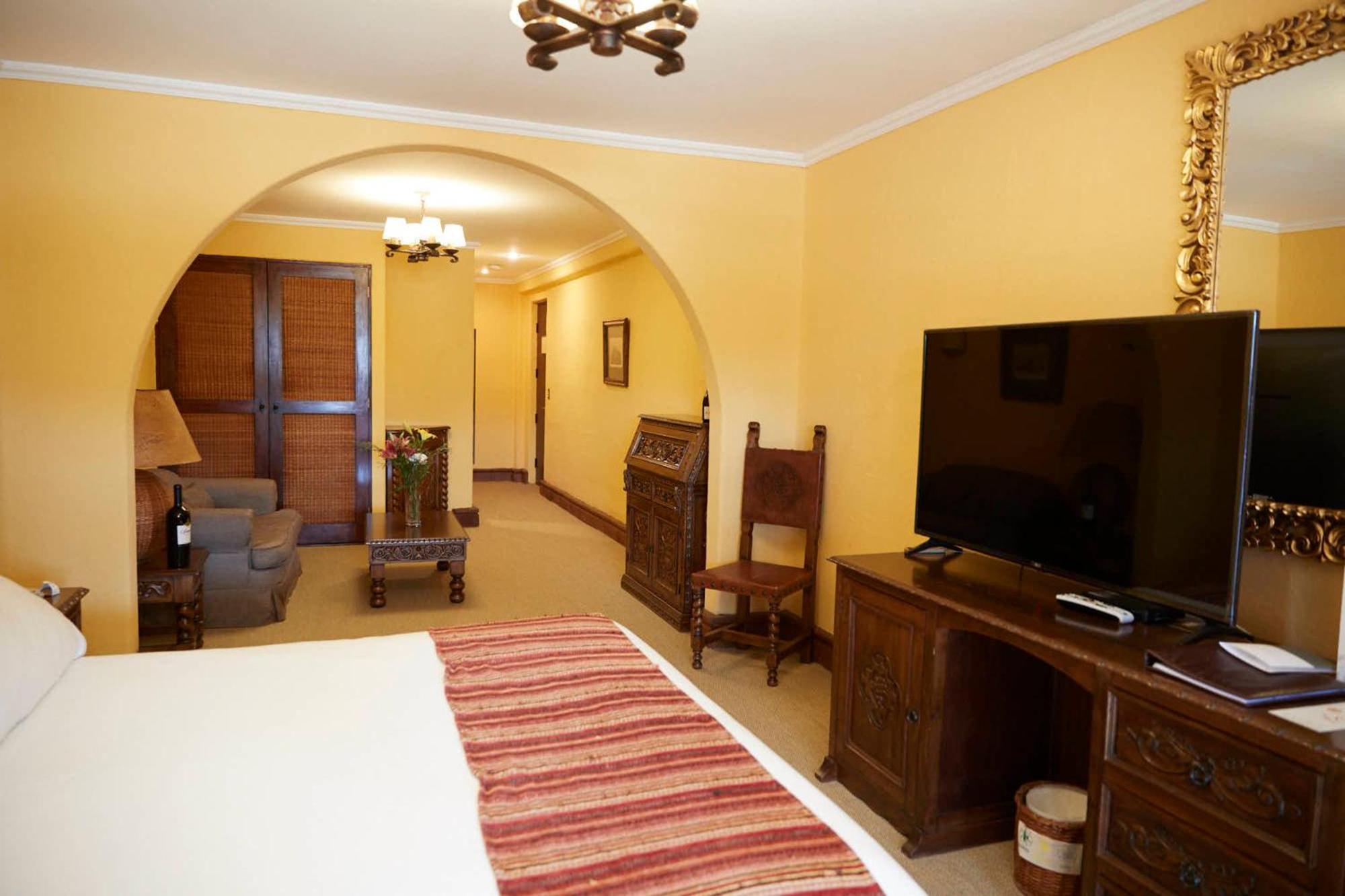 Hotel Santa Cruz Plaza Exterior photo